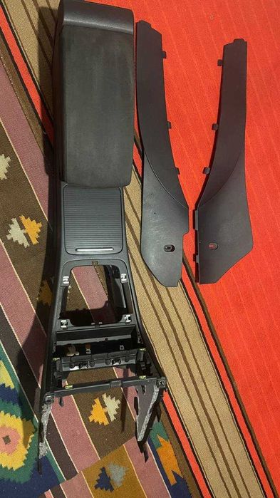 Консоль Пасат Б 6