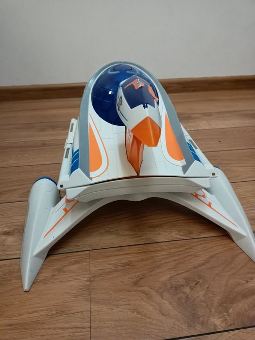 Statek kosmiczny Miles z przyszlosci