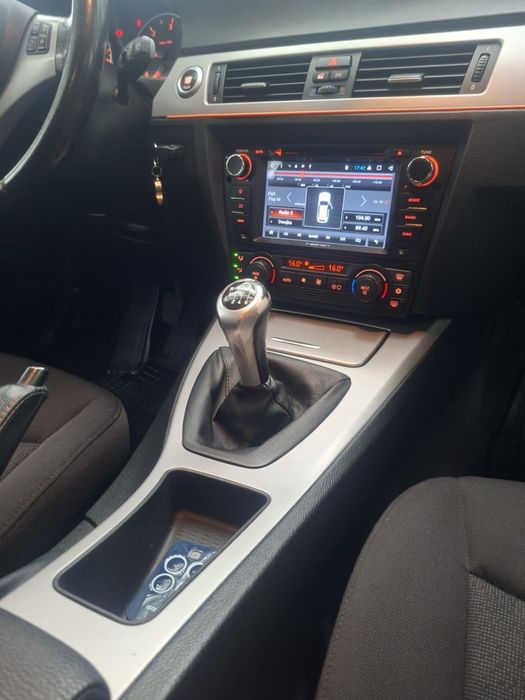 BMW 3 E91 318d 2006 rok