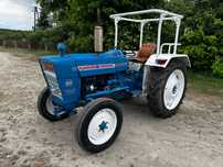 Ciągnik Traktor Ford 2000 z turem i wspomaganiem