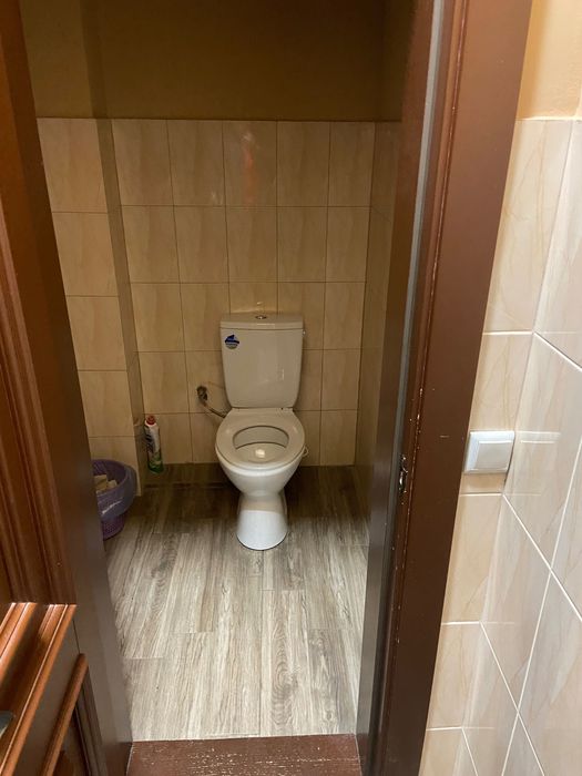 Продам будівлю комерційного призначення.