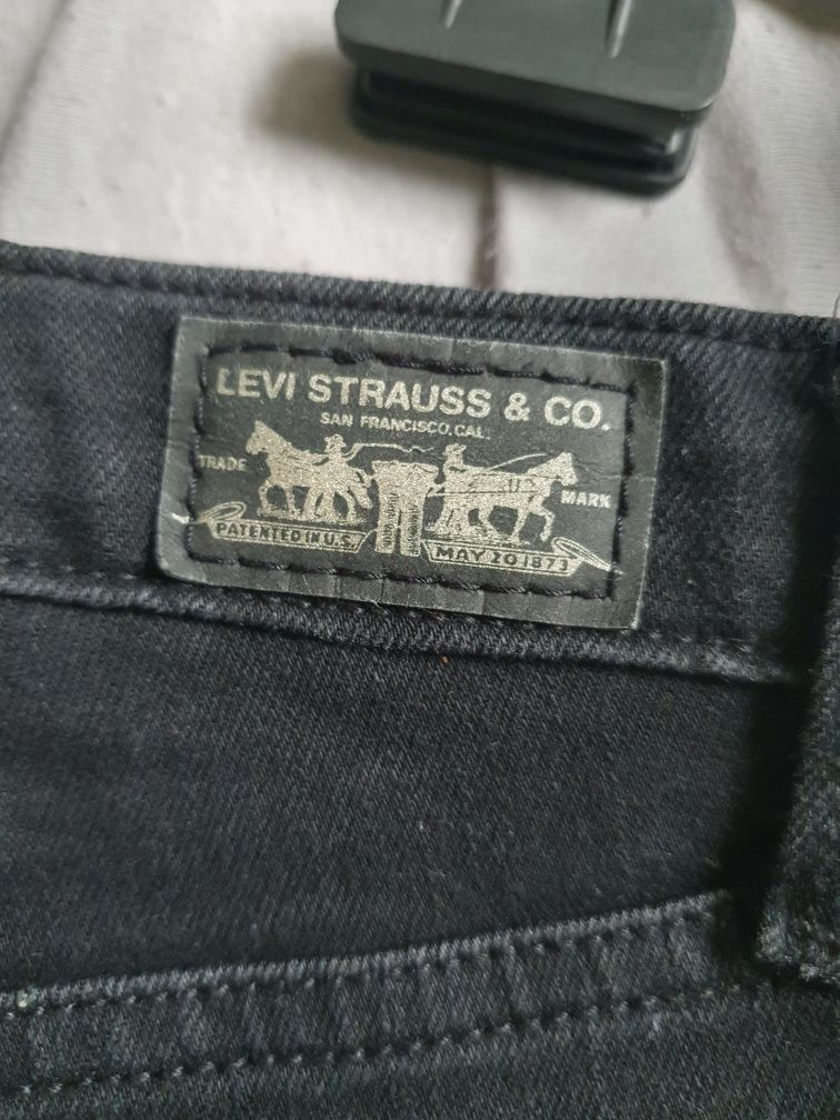 Spodnie skinny rurki levi's czarne klasyczne