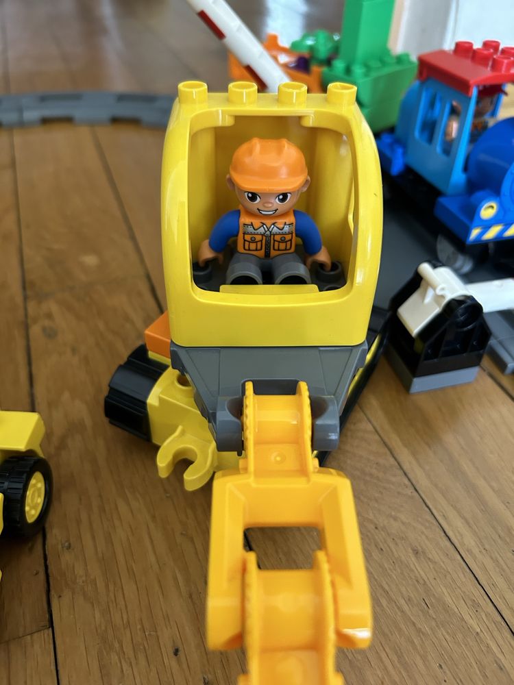 Lego duplo железная дорога+конструктор