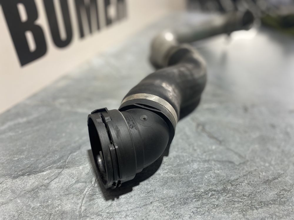 Патрубок Інтеркулера Правий BMW E60 E61 M57N 530d 525d Интеркулера BMW