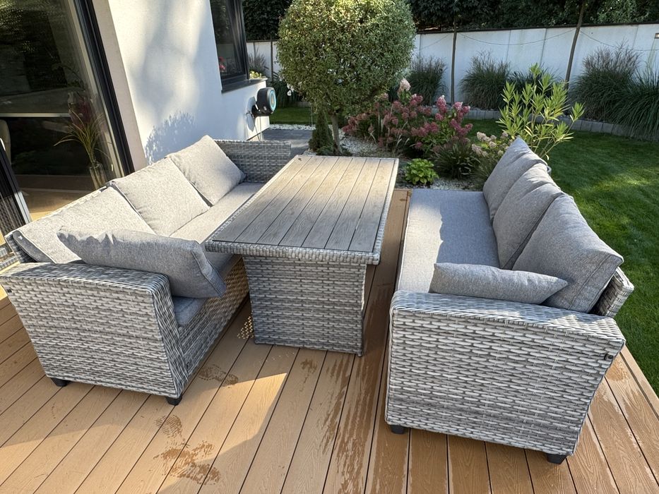 Zestaw mebli ogrodowych rattanowy z pokrowcem