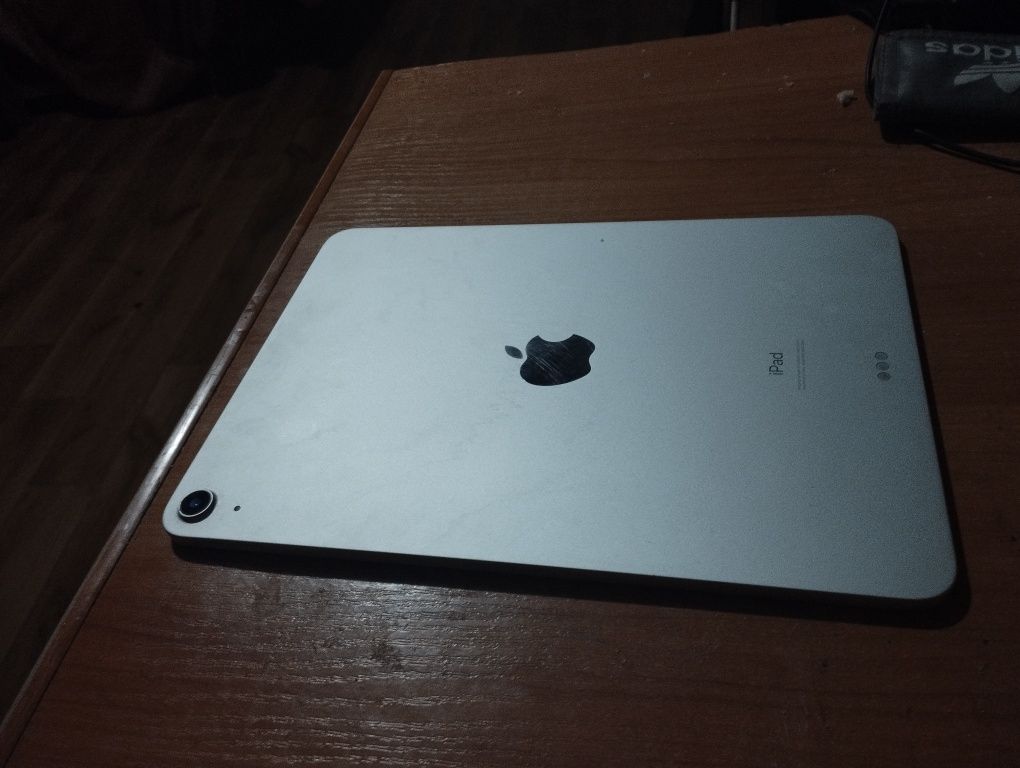 Ipad Air 4 64gb.