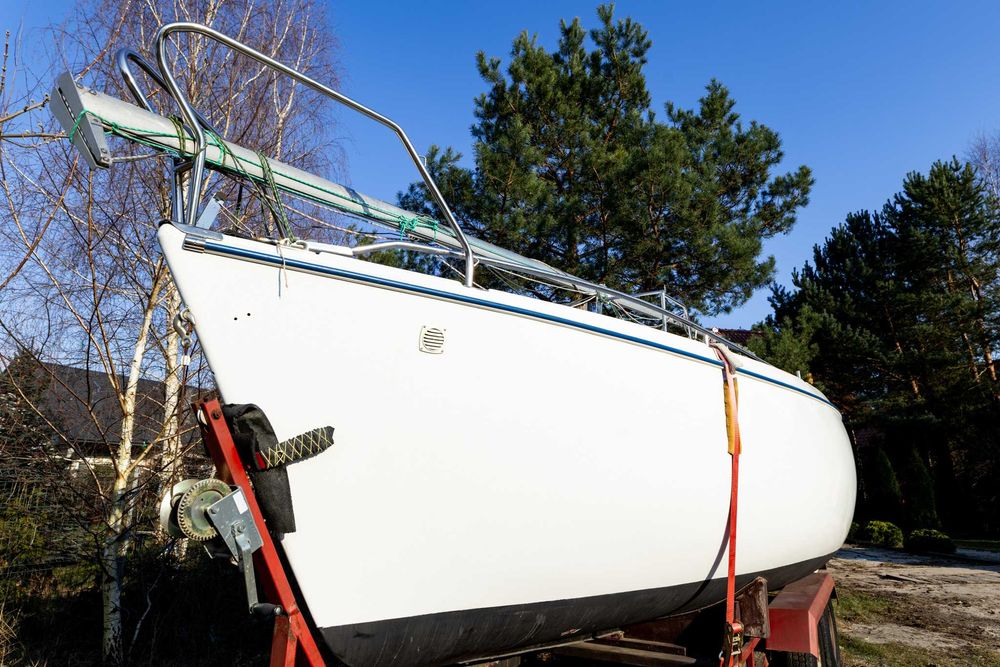 Jacht żaglowy Pegaz 696 wraz z lawetą