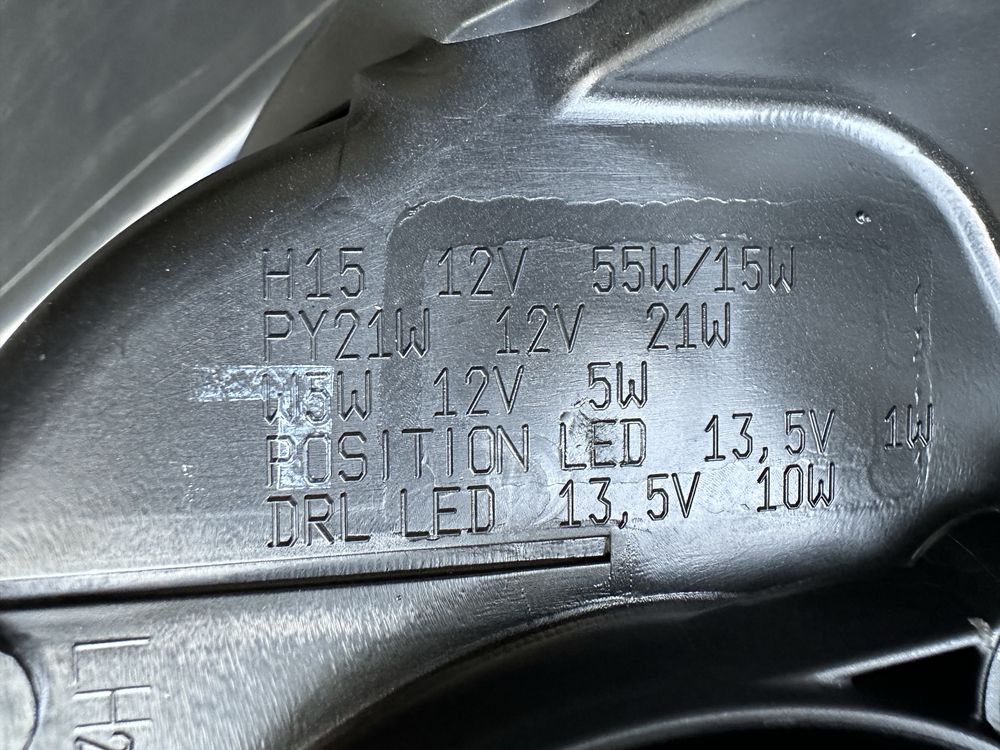 Lampa lewa Ford Fiesta MK7 lift OEM