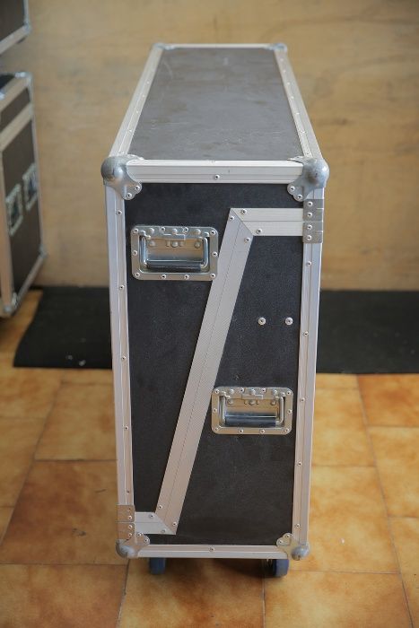 Vendo flight case (plasma 42´´) - SANTOSOM