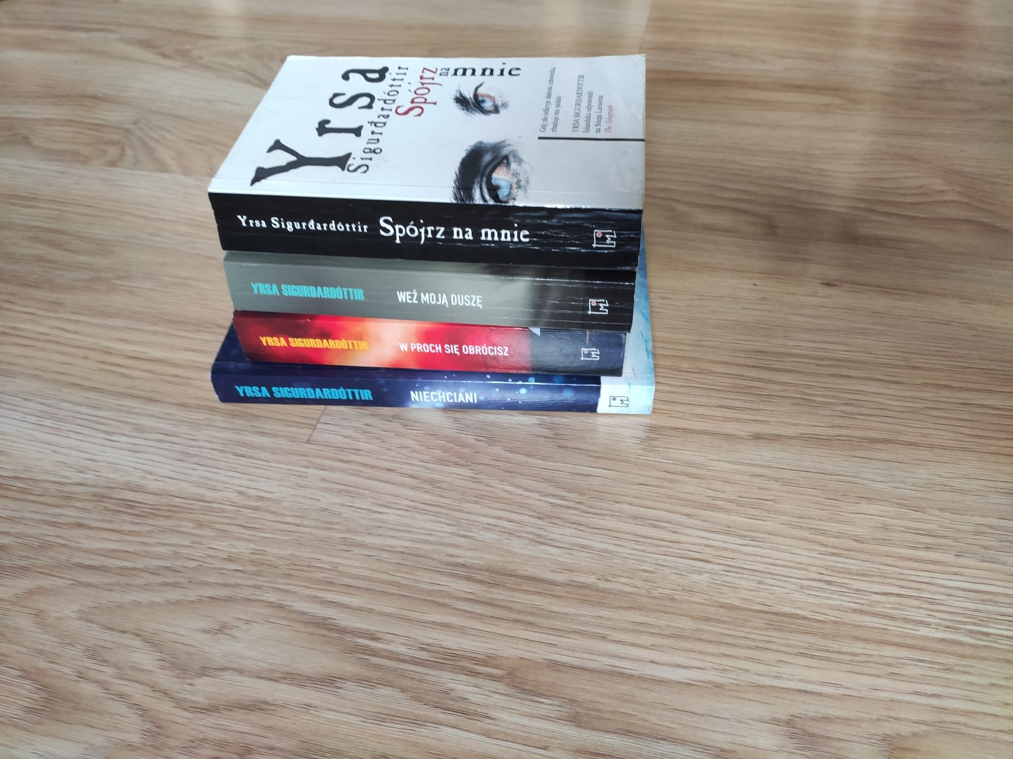 Yrsa Sigurdardottir x 4 kryminały