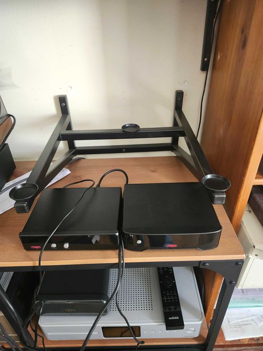 Rega Planar -  Suporte de parede para gira-discos