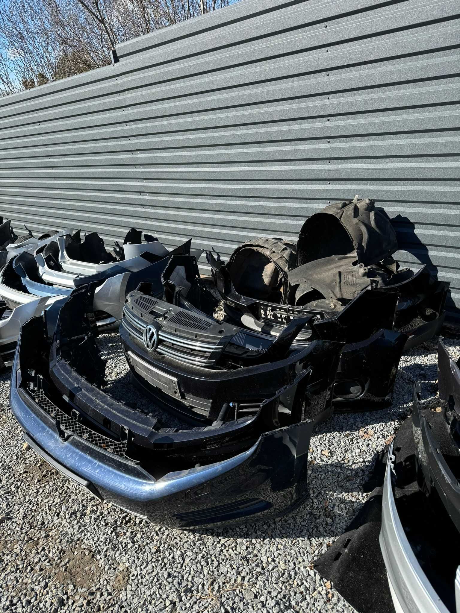 Бампер передній задній Passat b7 b8 cc Tiguan 1 2 Touareg nf fl Golf 7