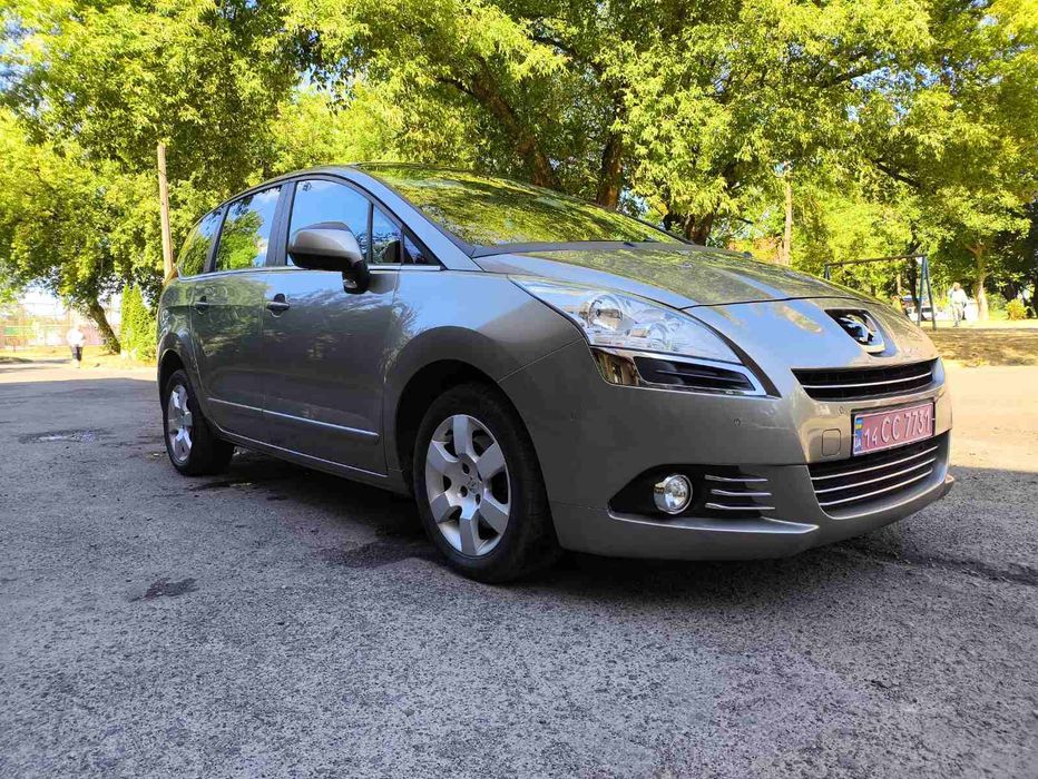 Peugeot Пежо 5008(Автомат)