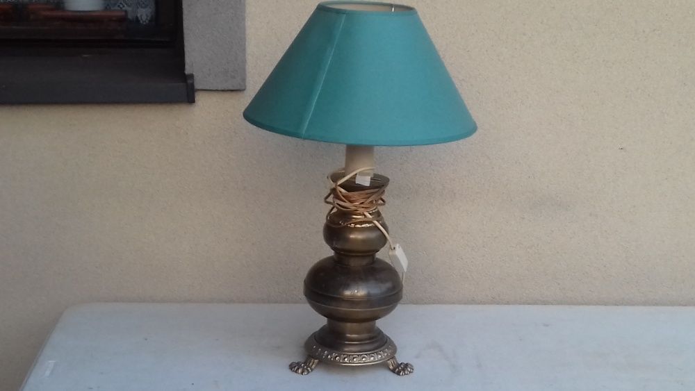 Piękna lampka elektryczna-zabytek-na lwich łapach