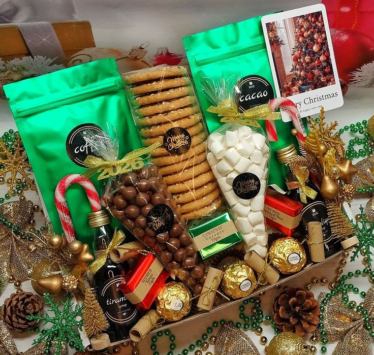 Розкішний новорічний подарунковий бокс 2026 ідея для близьких та колег