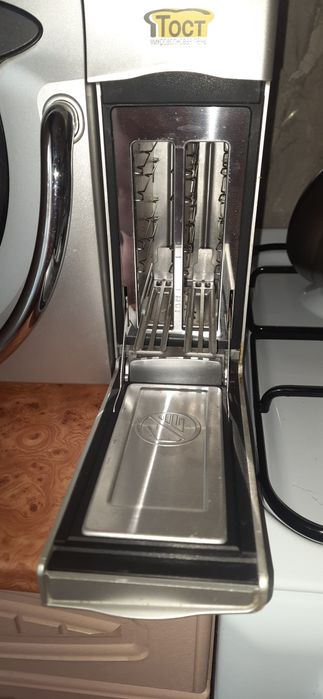 Продам микрохвильову піч LG з тостером.3200грн.