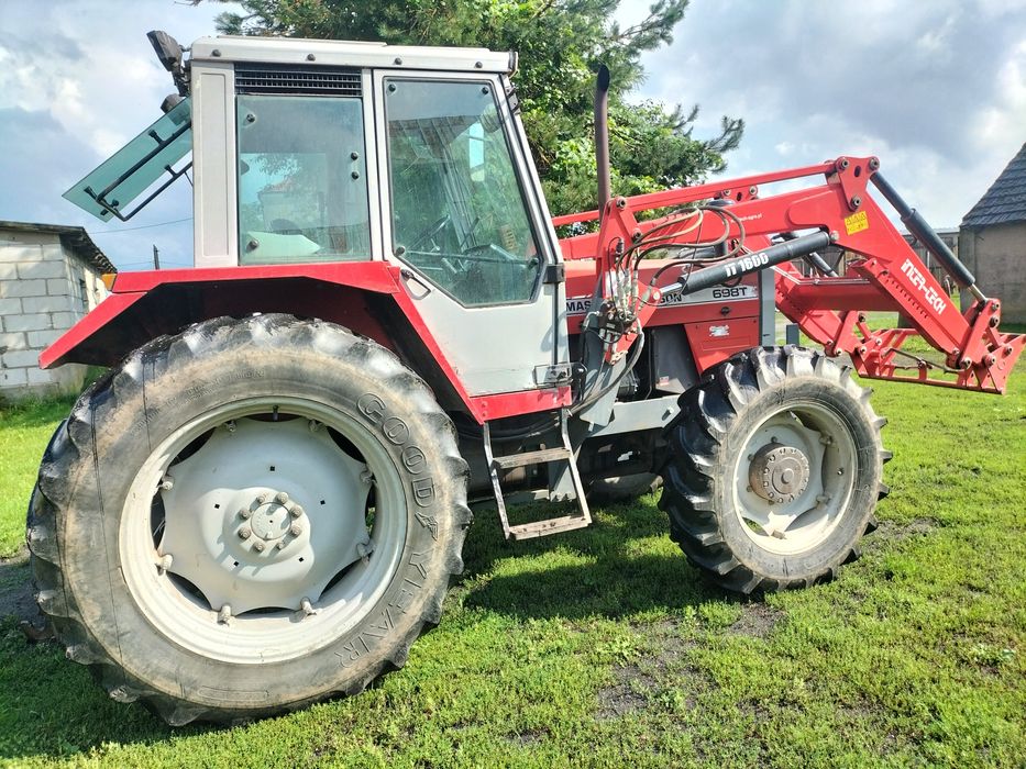 Massey Ferguson 698T John Deere
