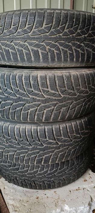 Sprzedam koła do golfa 5. Felgi stalowe opony zimowe.