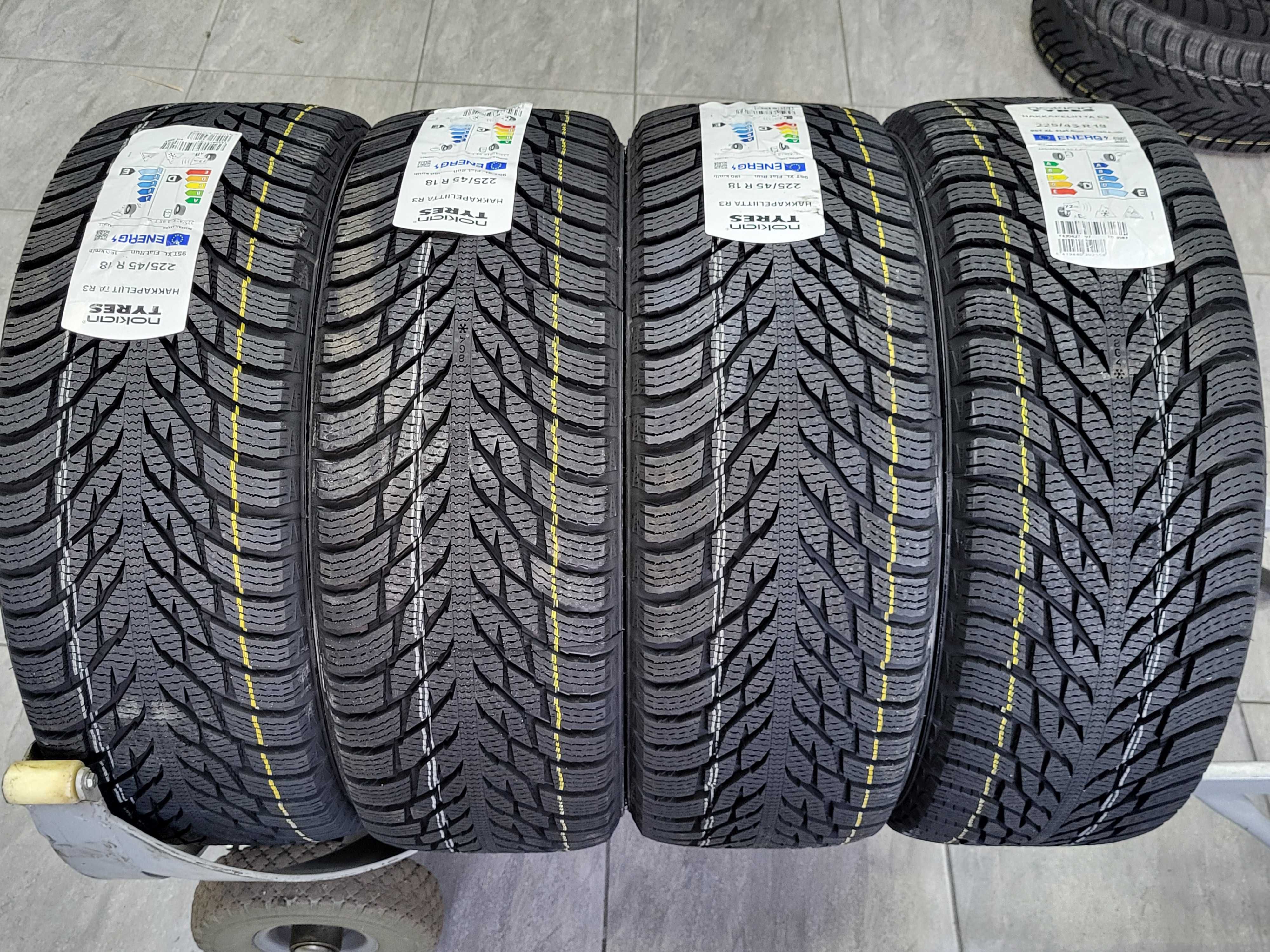 Nokian HAKKAPELIITTA R3 XL RFT 225/45R18 95T   Nowe