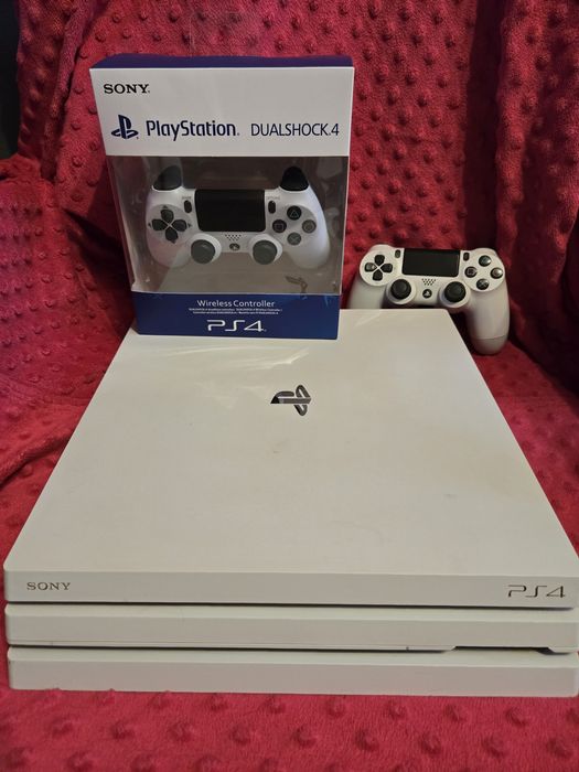 PS4 Pro 1TB + 2 pady BIAŁY KOMPLET
