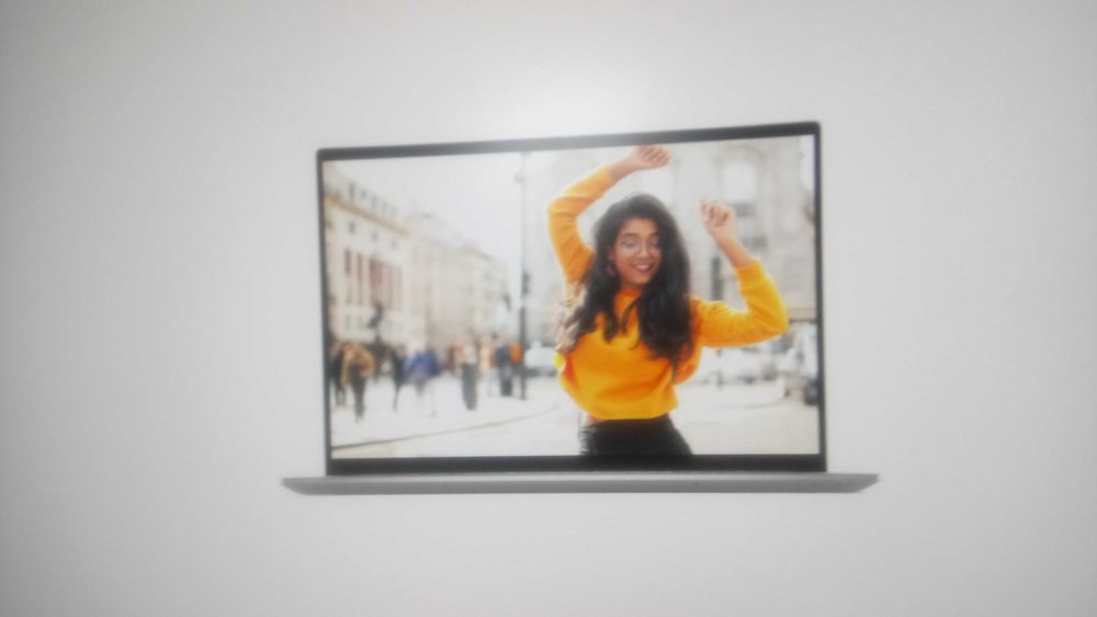 Dell Insspiron 5620 i7 16"