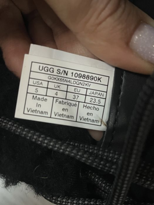 Зимові високі черевики  Ugg. 37 розмір.