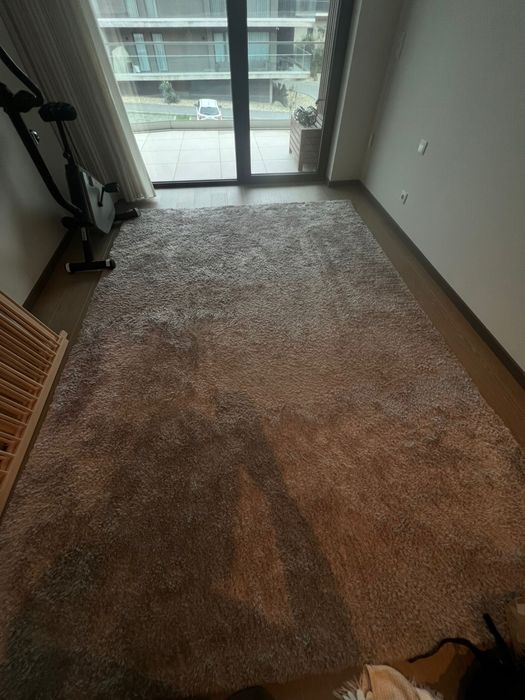 Tapete cinzento para sala e/ou  quarto 300€ Medidas 230 cms x 320 cms