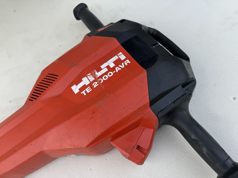 Młot wyburzeniowy HILTI  TE 2000-AVR