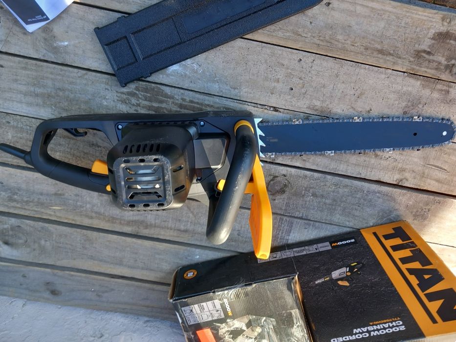 Piła łańcuchowa Titan 2000 W