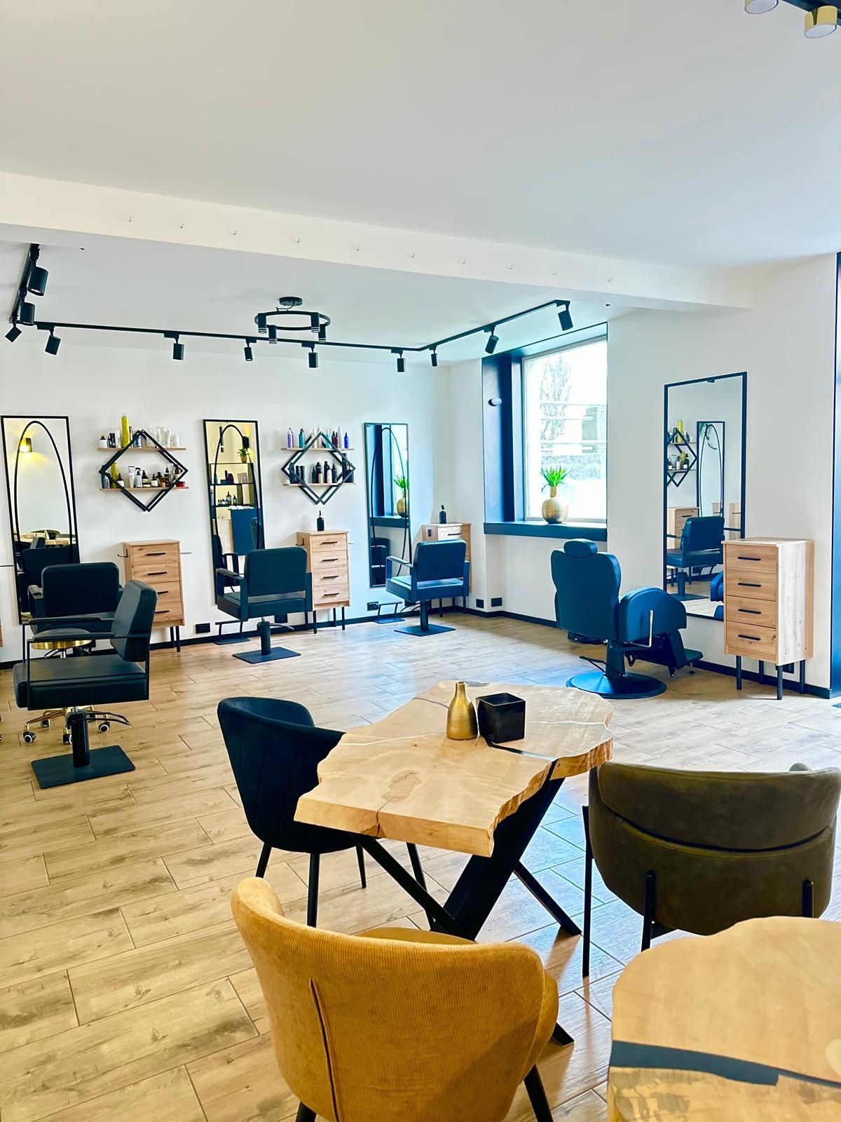 Wynajmę stanowisko fryzjerskie/barberskie