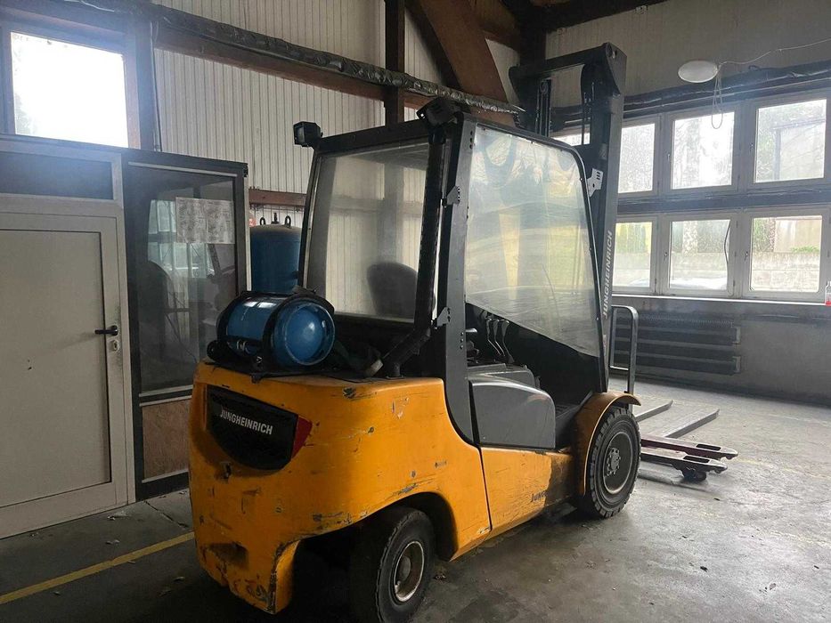 Jungheinrich TFG 435 3,5t, LPG, 4300 mm, 3500 mh – mało używany 2007r.