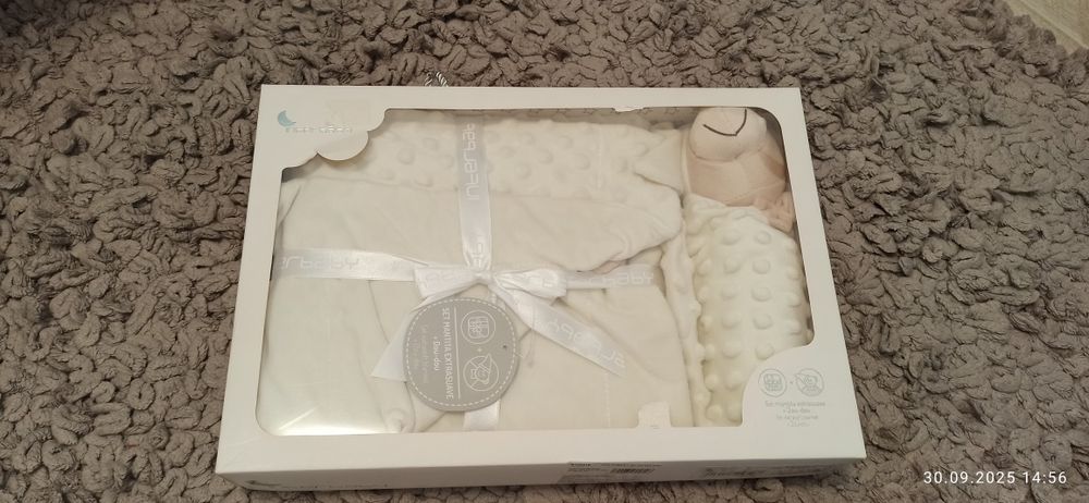 Набір плєд + іграшка + пінєтки