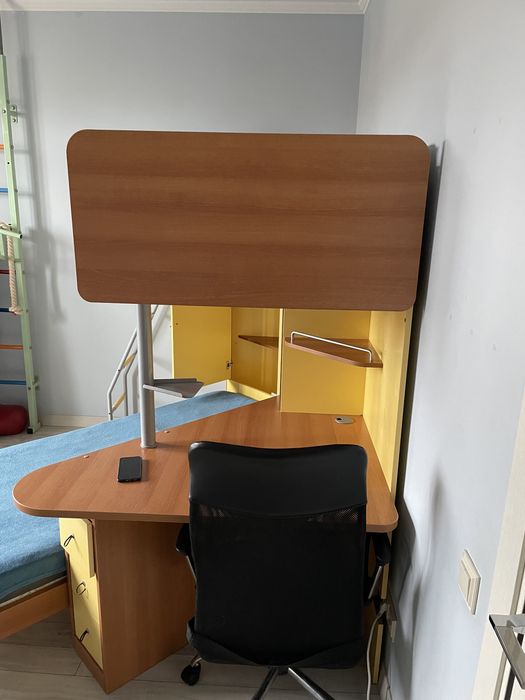 Ліжко двох ярусне