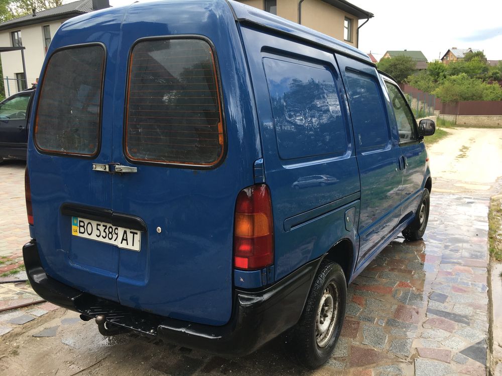 Nissan Vanette бус нісан