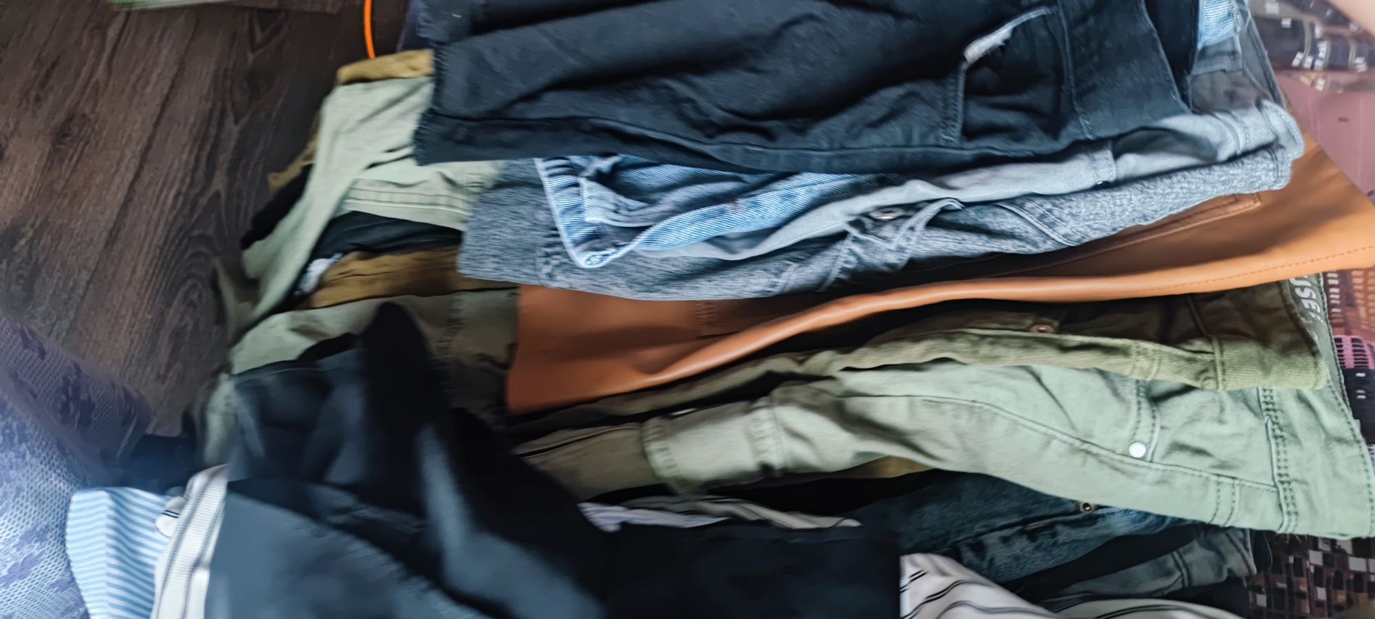 Продам вещи одним лотом более 40 позиций
