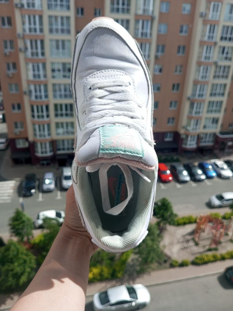 Кросівки жіночі Nike