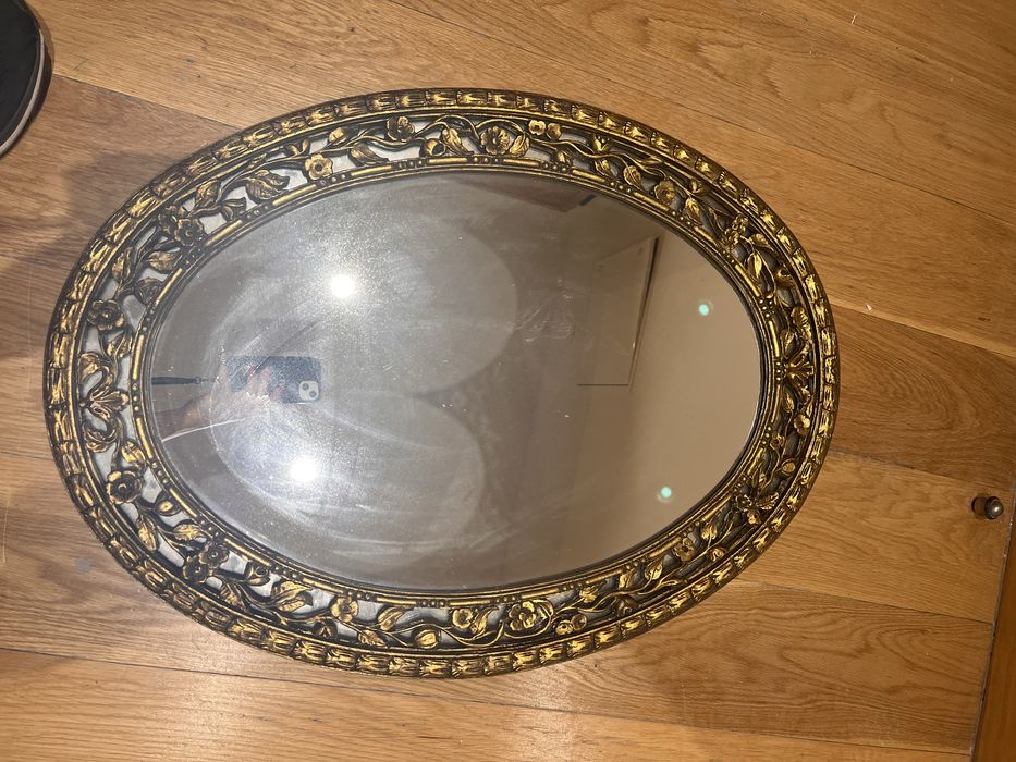 Espelho em talha dourada