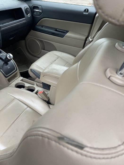Салон сидіння шкіра бежевий комплект Jeep Compass-Patriot 2011-16 USA