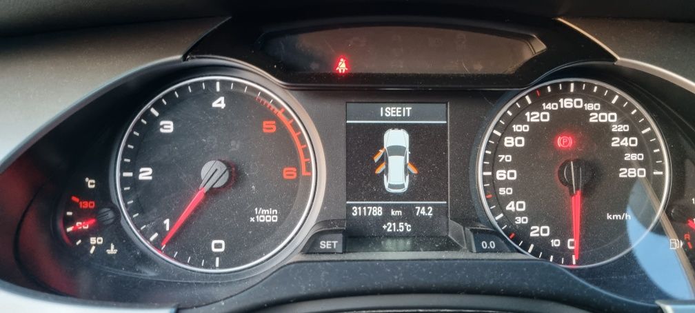 AUDI A4 B8 quattro 2.0 tdi manual S-LINE 2010