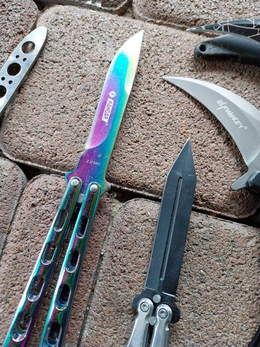 Noze z kolekcji motylkowe i karambit