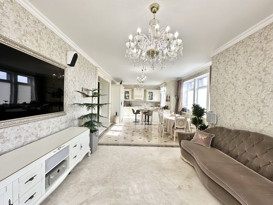 Продаж дворівневої квартири у ЖК ,,Ренесанс,,