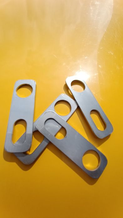 Чезет . Кріплення вихлопної труби. Передне(переднее)