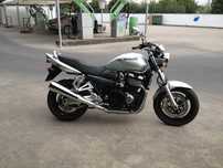 Suzuki GSX 1400 Cinza Prata