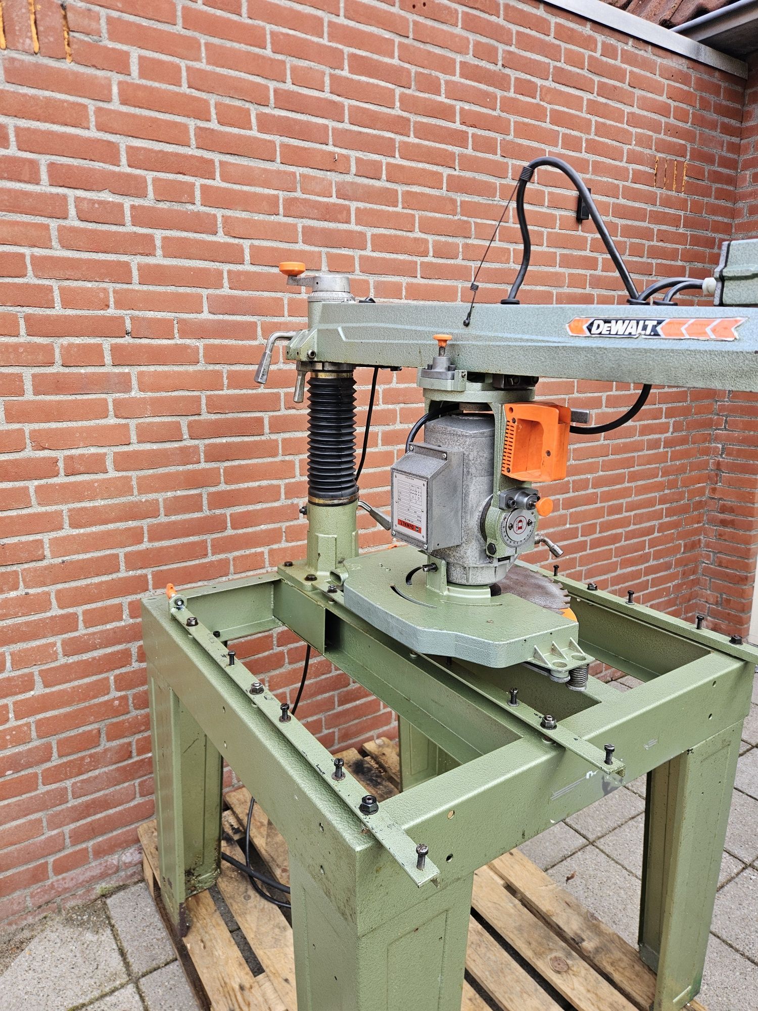 Dewalt 1600s Piła radialna/ukośnica