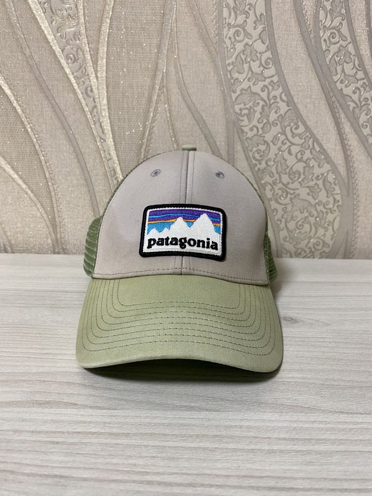 Бейсболка Champion и Patagonia