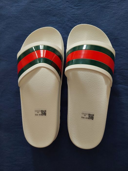 Chinelos de marca Gucci 43
