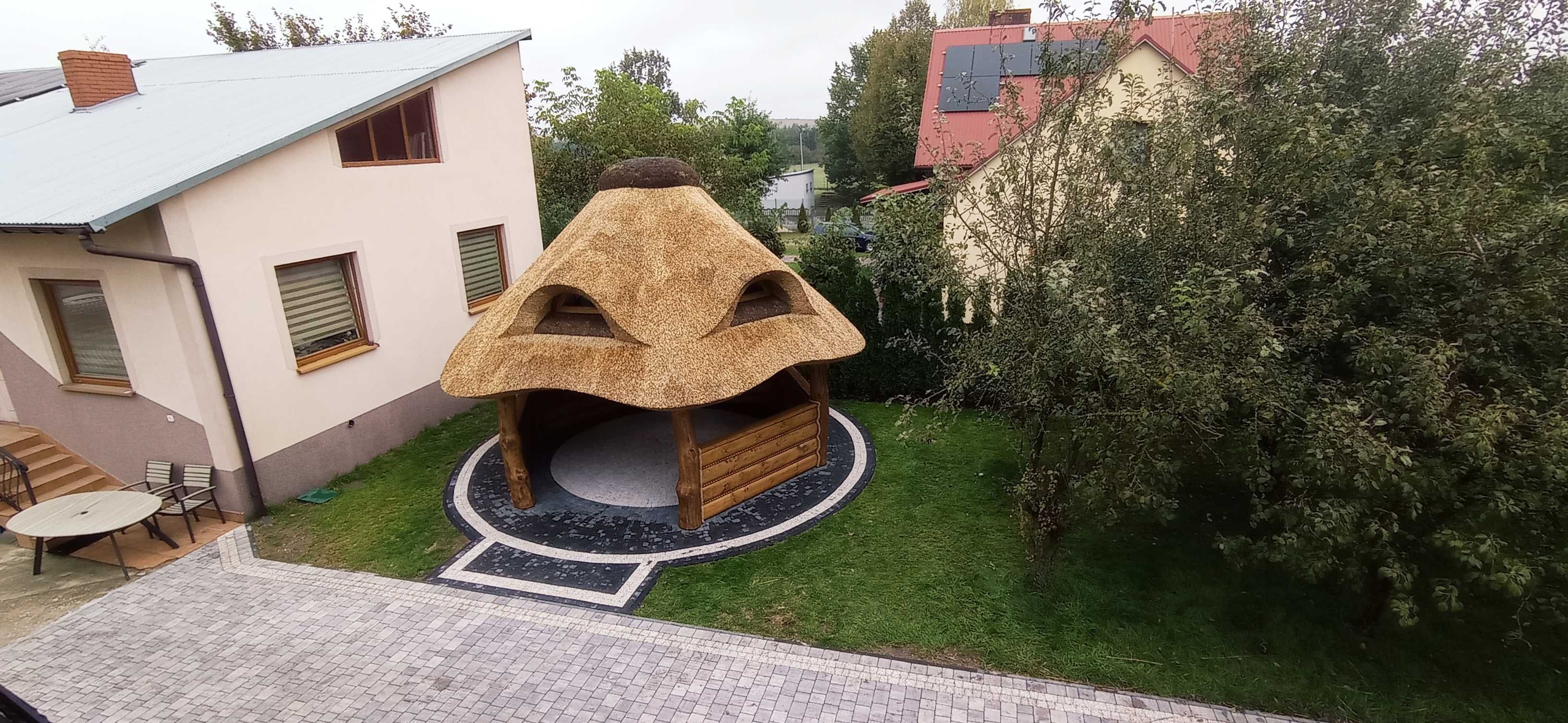 #altana #ogród #meble #trzcina #dach #relaks #grill #huśtawka #bal