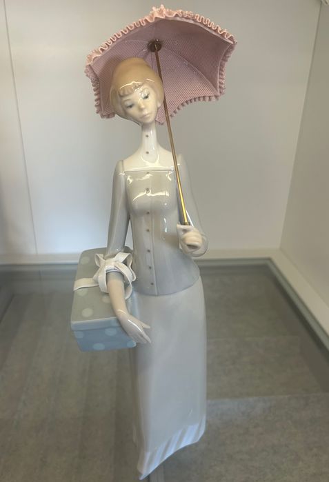 Lladró "Modista - 4700"