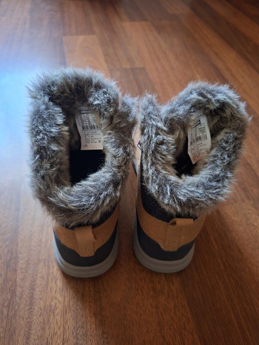 Женские зимние ботинки р.41-42