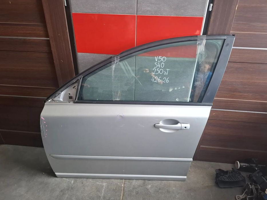 Drzwi lewy przód Volvo V50 S40 2008 rok kolor 426-26 uszkodzone